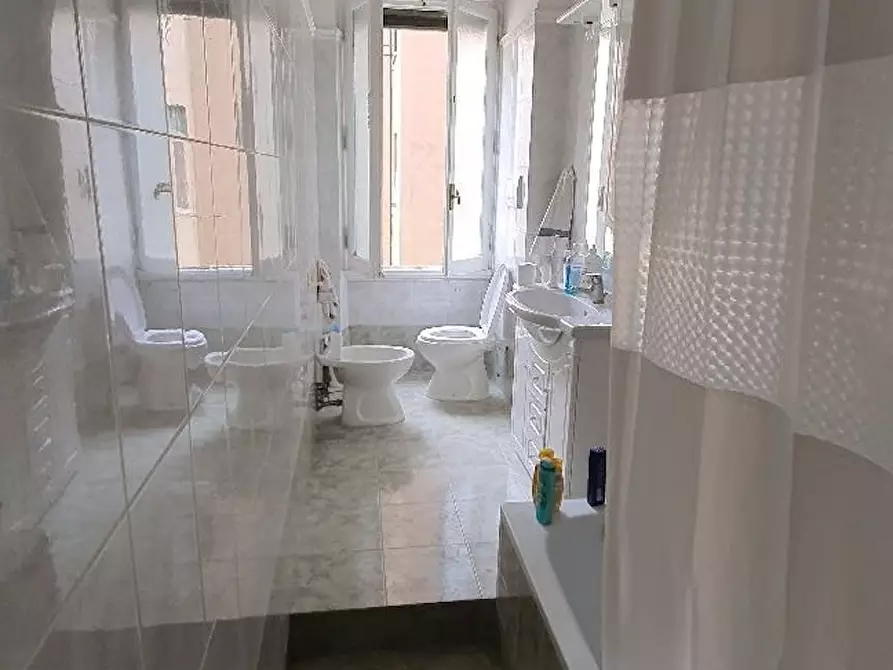 Immagine 7 di Camera in affitto  in Via Lucrino a Roma