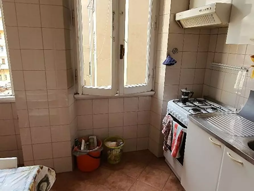 Immagine 10 di Camera in affitto  in Via Lucrino a Roma