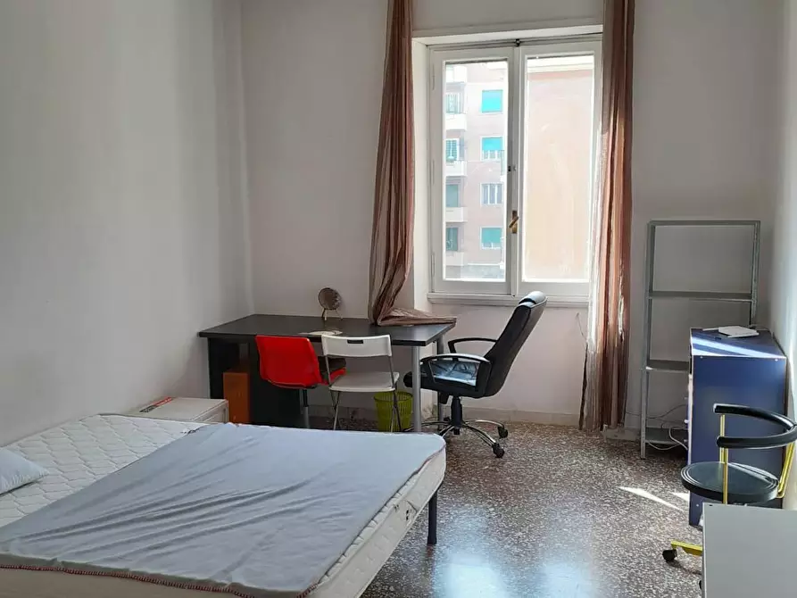 Immagine 3 di Camera in affitto  in Via Lucrino a Roma