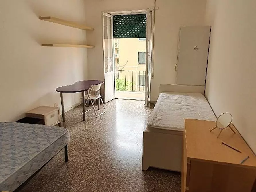 Immagine 1 di Camera in affitto  in Via Lucrino a Roma