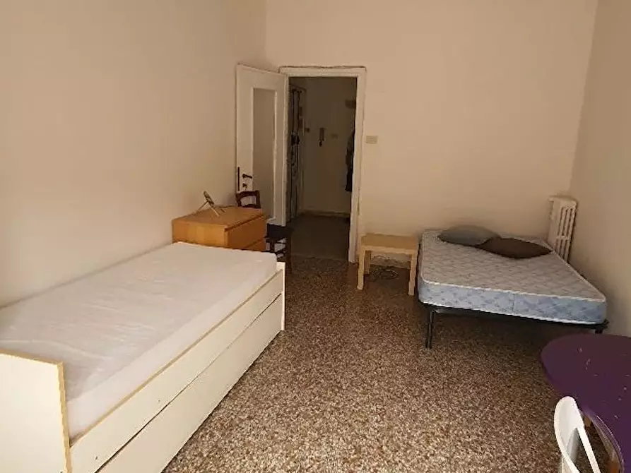 Immagine 8 di Camera in affitto  in Via Lucrino a Roma