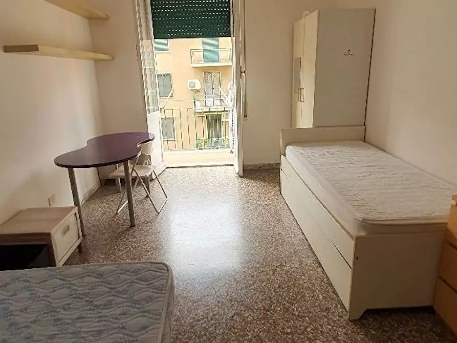 Immagine 6 di Camera in affitto  in Via Lucrino a Roma