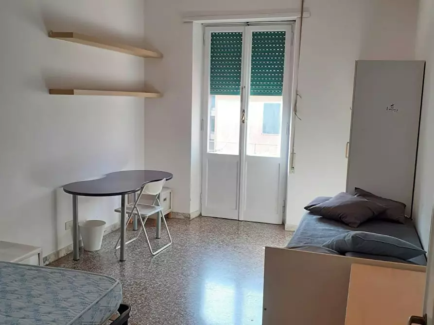 Immagine 3 di Camera in affitto  in Via Lucrino a Roma