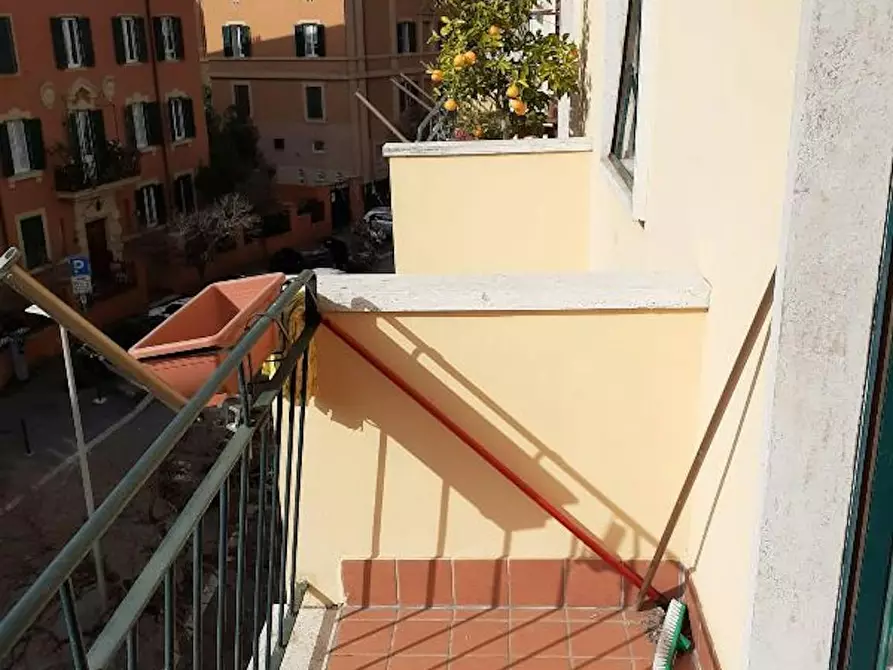 Immagine 4 di Camera in affitto  in Via Lucrino a Roma
