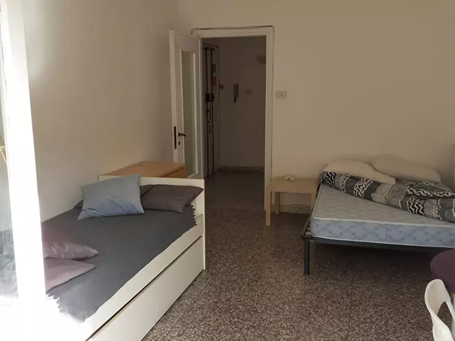 Immagine 2 di Camera in affitto  in Via Lucrino a Roma