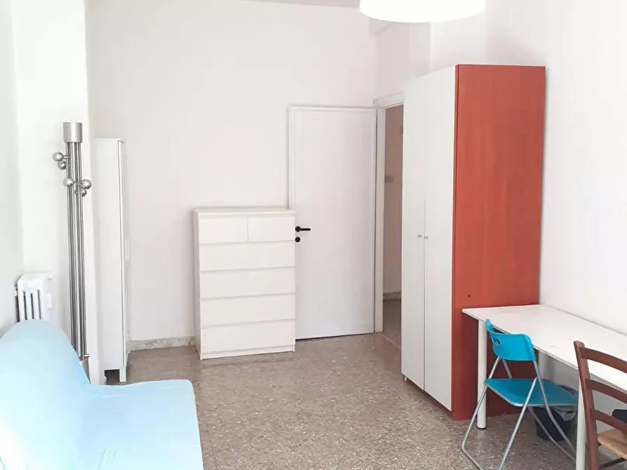 Immagine 5 di Camera in affitto  in Via Lucrino a Roma