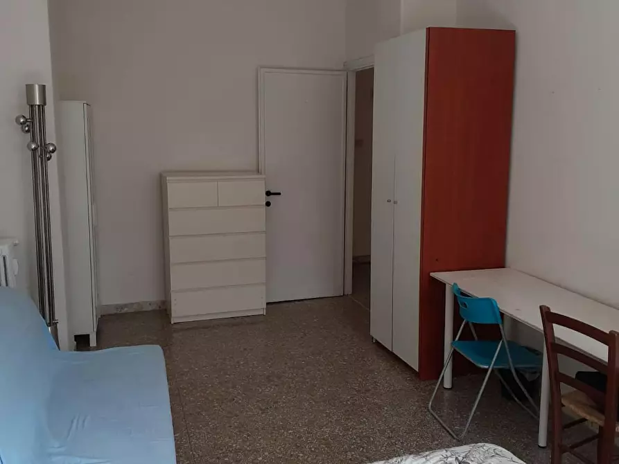 Immagine 2 di Camera in affitto  in Via Lucrino a Roma