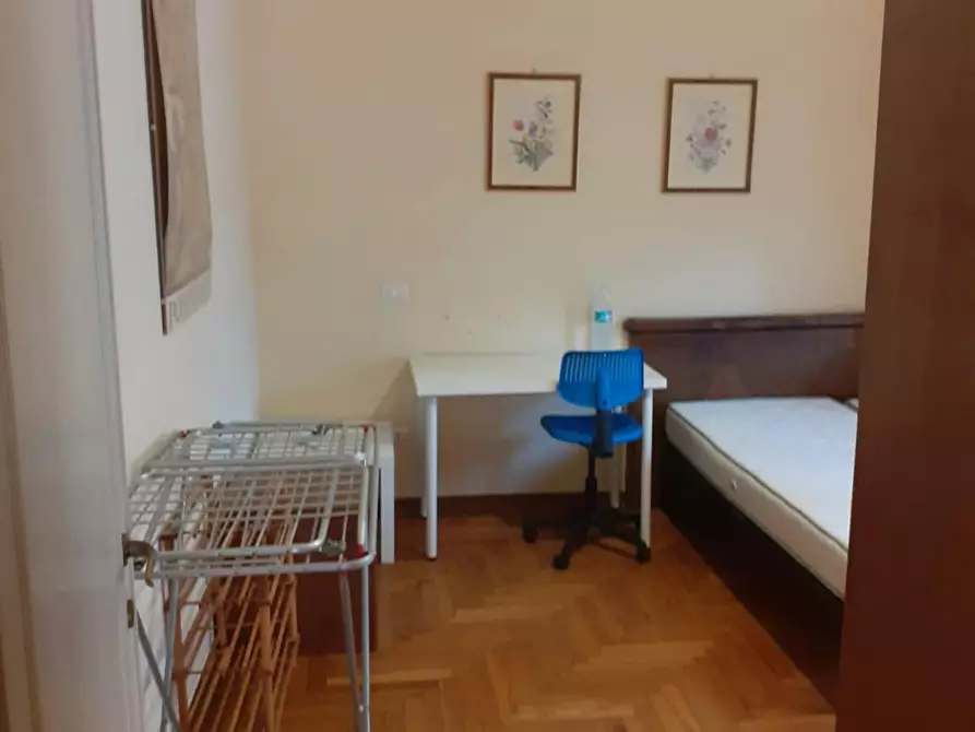 Immagine 4 di Camera in affitto  in Viale Marco Polo a Roma
