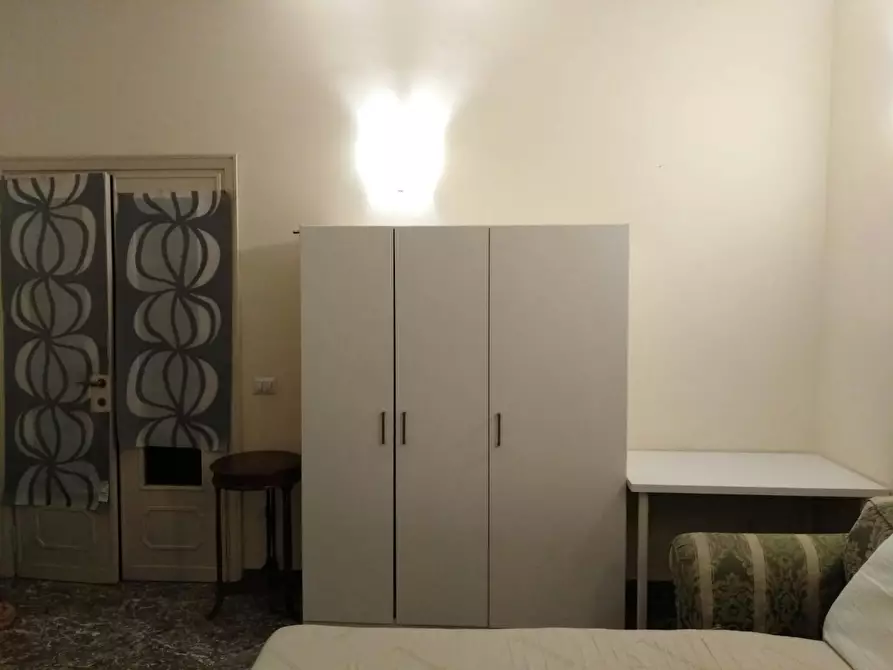 Immagine 1 di Camera in affitto  in Viale Marco Polo a Roma