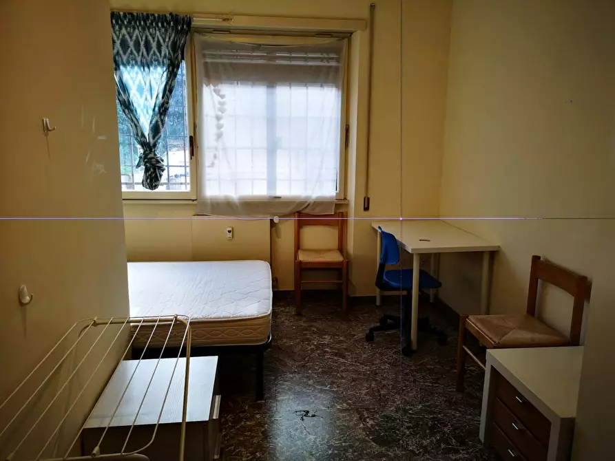 Immagine 1 di Camera in affitto  in Viale Marco Polo a Roma
