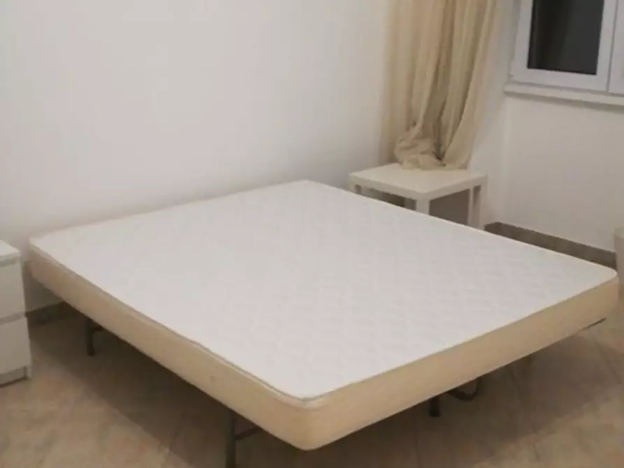 Immagine 1 di Camera in affitto  in Via Monte Massico a Roma