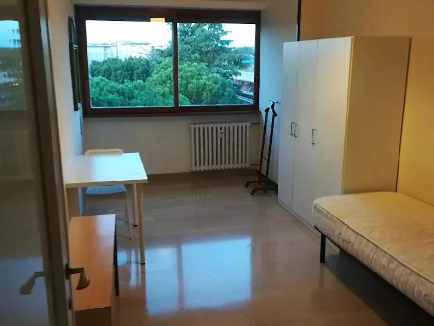 Immagine 2 di Camera in affitto  in Via Luigi Arbib Pascucci a Roma
