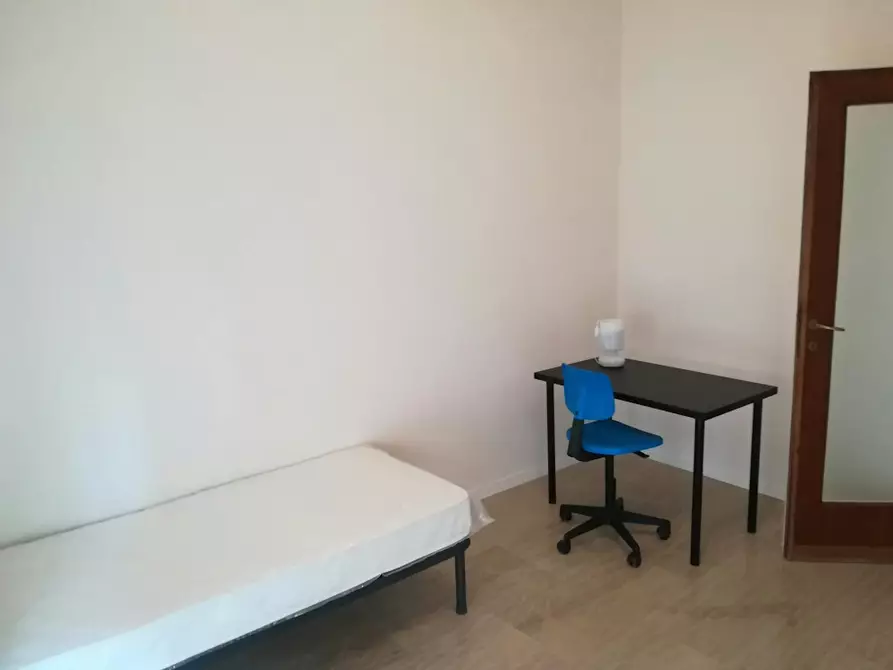 Immagine 6 di Camera in affitto  in Via Luigi Arbib Pascucci a Roma