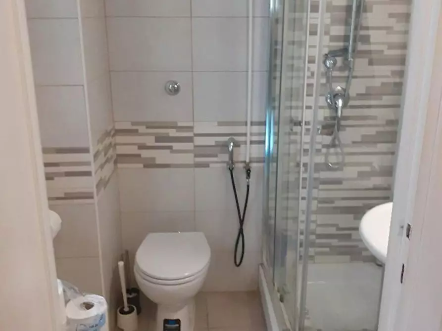Immagine 10 di Camera in affitto  in Via Luigi Arbib Pascucci a Roma