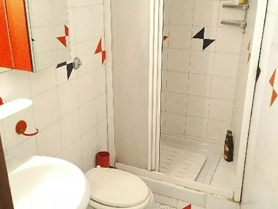 Immagine 8 di Camera in affitto  in Via Poggi d'Oro a Roma