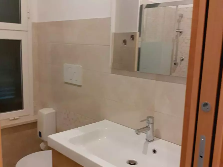 Immagine 1 di Camera in affitto  in Via dei Ramni a Roma