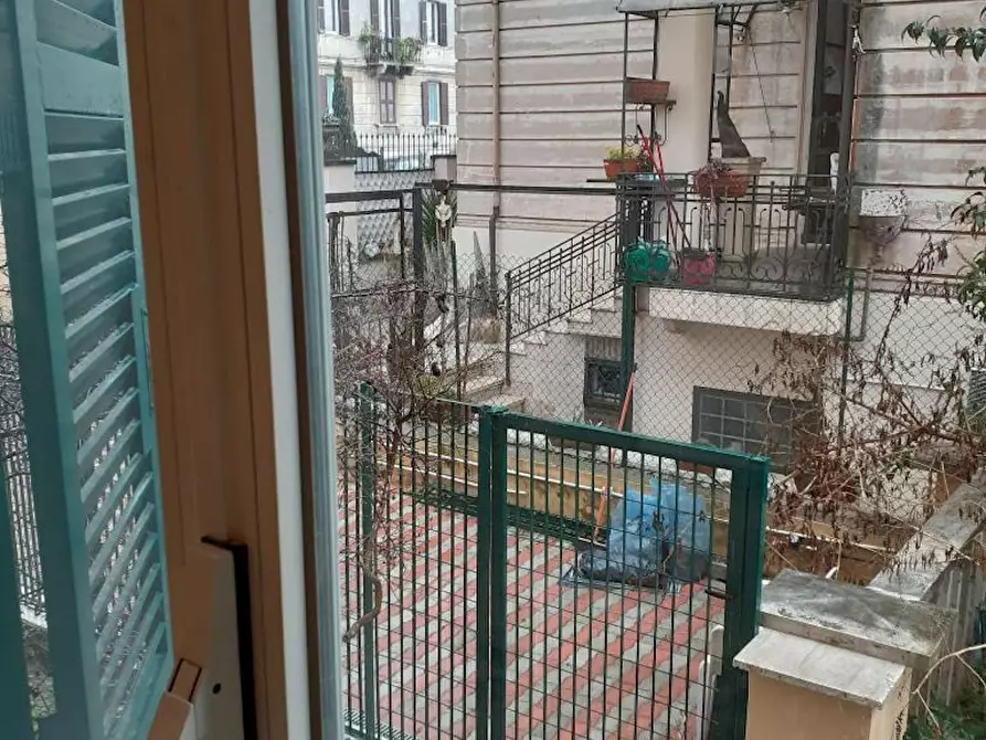 Immagine 9 di Camera in affitto  in Via dei Ramni a Roma