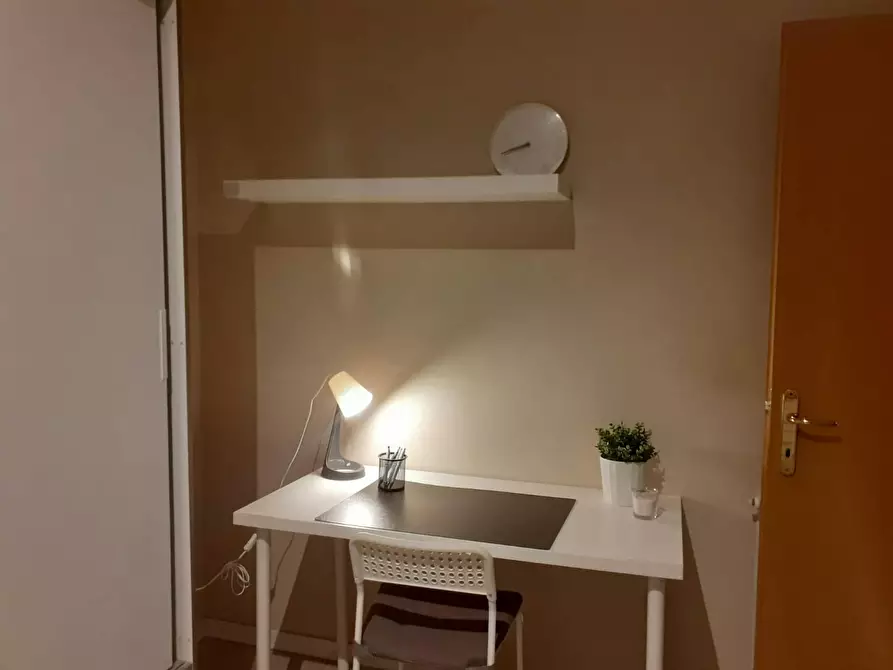 Immagine 3 di Camera in affitto  in Via Udine a Roma