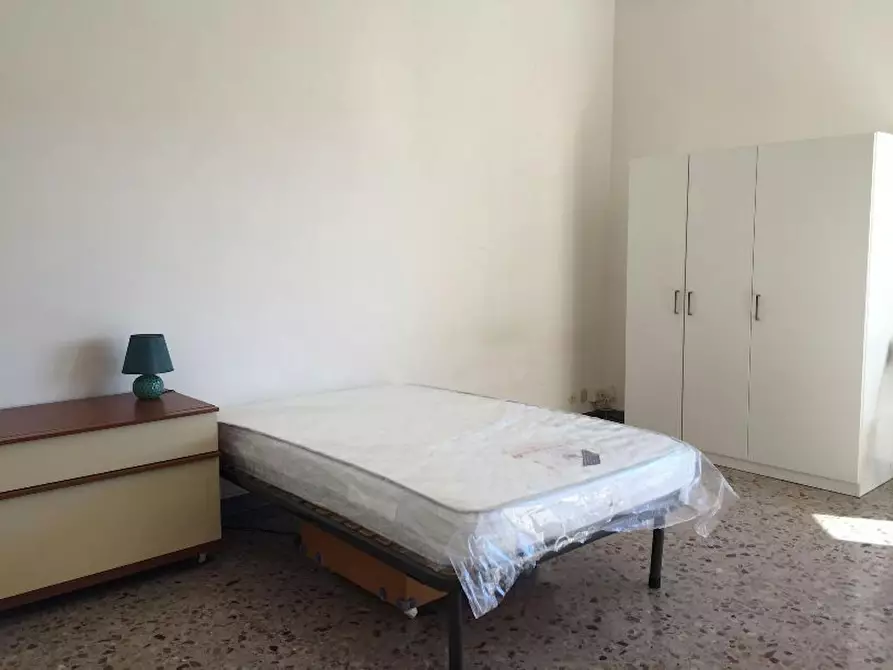 Immagine 1 di Camera in affitto  in Via Ugo Amaldi a Roma