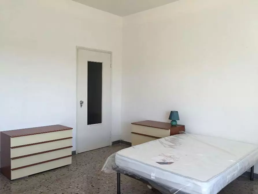 Immagine 3 di Camera in affitto  in Via Ugo Amaldi a Roma