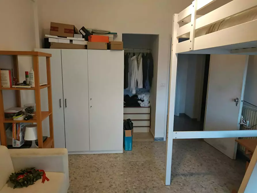 Immagine 8 di Camera in affitto  in Via Ugo Amaldi a Roma