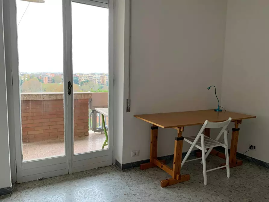 Immagine 5 di Camera in affitto  in Via Ugo Amaldi a Roma