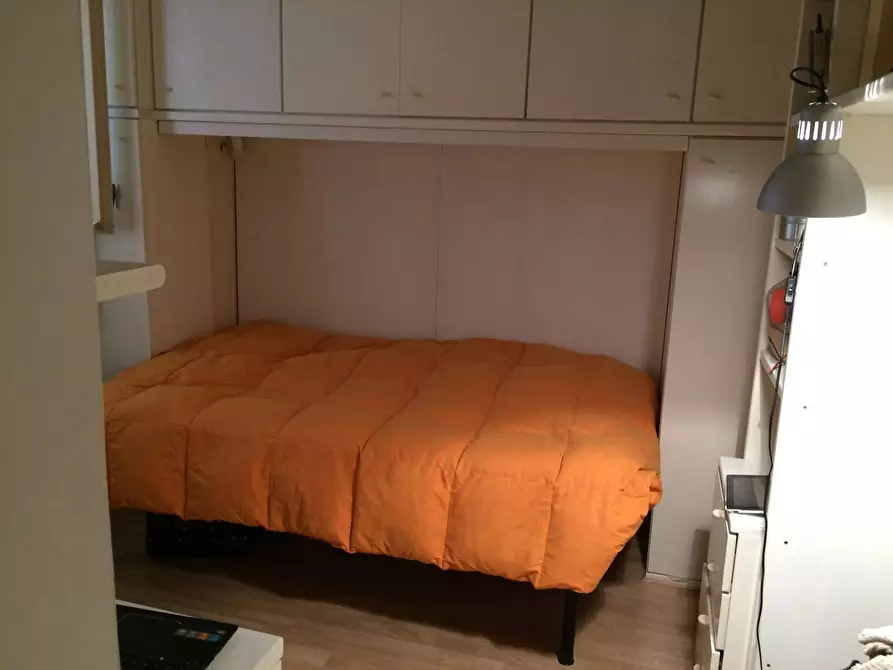 Immagine 1 di Camera in affitto  in Via Conca d'Oro a Roma