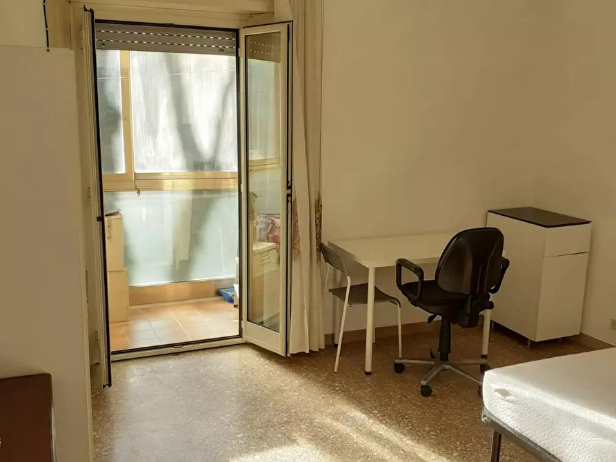 Immagine 3 di Camera in affitto  in Via Macedonia a Roma