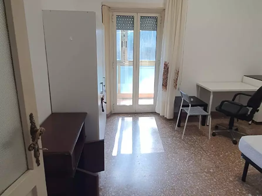 Immagine 7 di Camera in affitto  in Via Macedonia a Roma