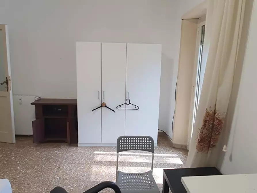 Immagine 5 di Camera in affitto  in Via Macedonia a Roma