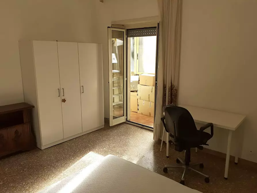 Immagine 4 di Camera in affitto  in Via Macedonia a Roma