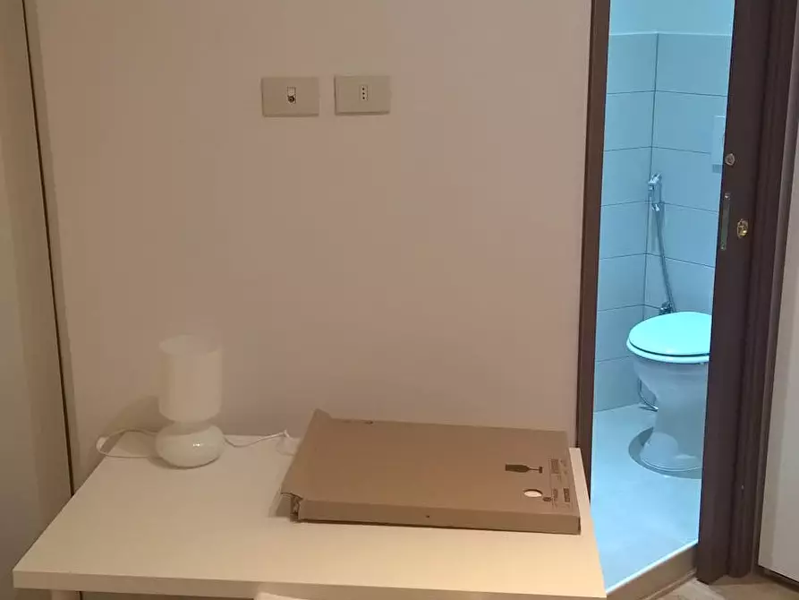 Immagine 6 di Camera in affitto  in Via Renzo da Ceri a Roma