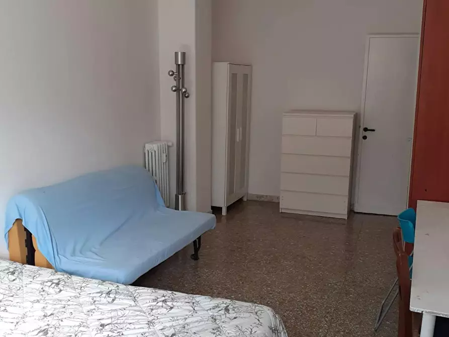 Immagine 3 di Camera in affitto  in Via Lucrino a Roma