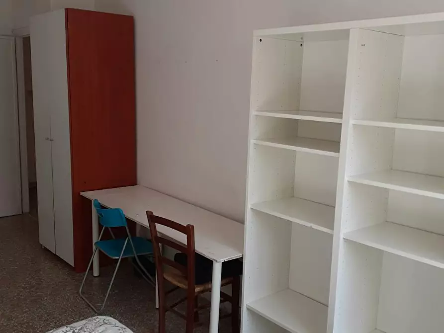 Immagine 8 di Camera in affitto  in Via Lucrino a Roma