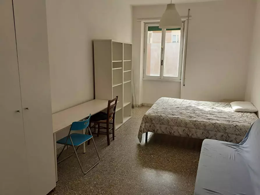 Immagine 1 di Camera in affitto  in Via Lucrino a Roma