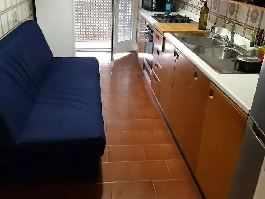 Immagine 10 di Camera in affitto  in Via Lorenzo il Magnifico a Roma