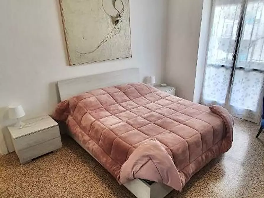 Immagine 2 di Camera in affitto  in Via Caio Sulpicio a Roma