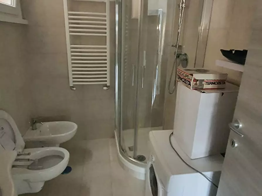Immagine 10 di Camera in affitto  in Via Monte Bianco a Roma