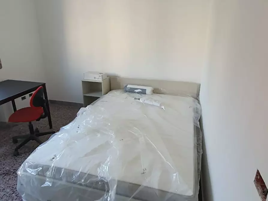 Immagine 1 di Camera in affitto  in Via Monte Bianco a Roma