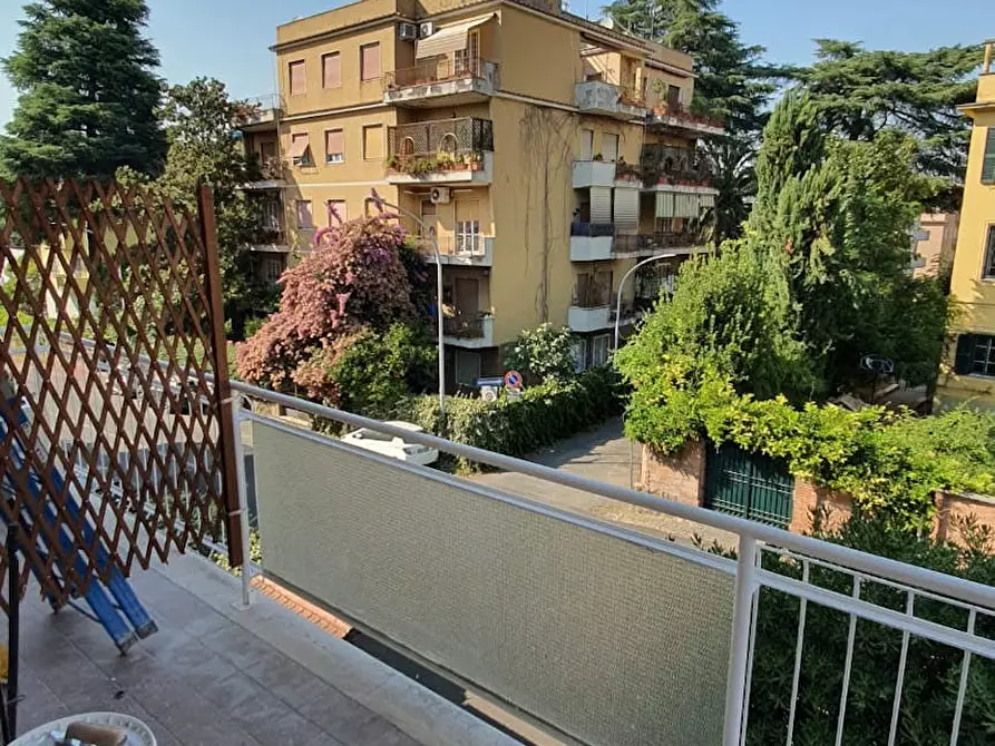 Immagine 9 di Camera in affitto  in Via Monte Bianco a Roma