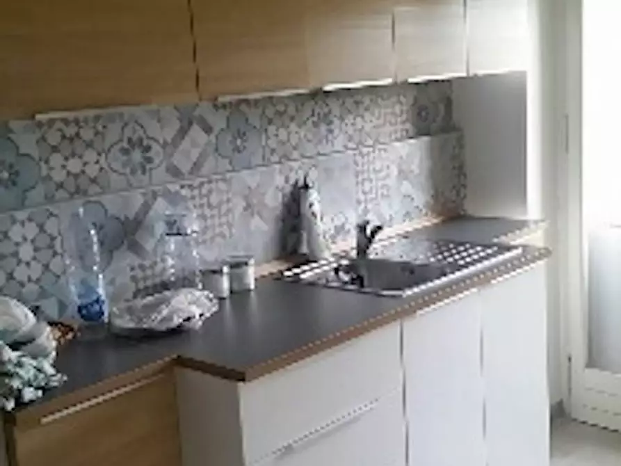 Immagine 10 di Camera in affitto  in Via Ugo Amaldi a Roma