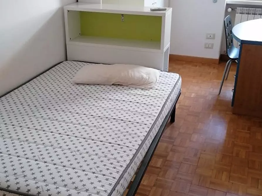 Immagine 2 di Camera in affitto  in Via Portuense a Roma