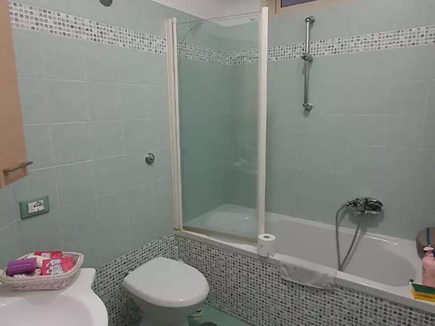 Immagine 8 di Camera in affitto  in Via Portuense a Roma