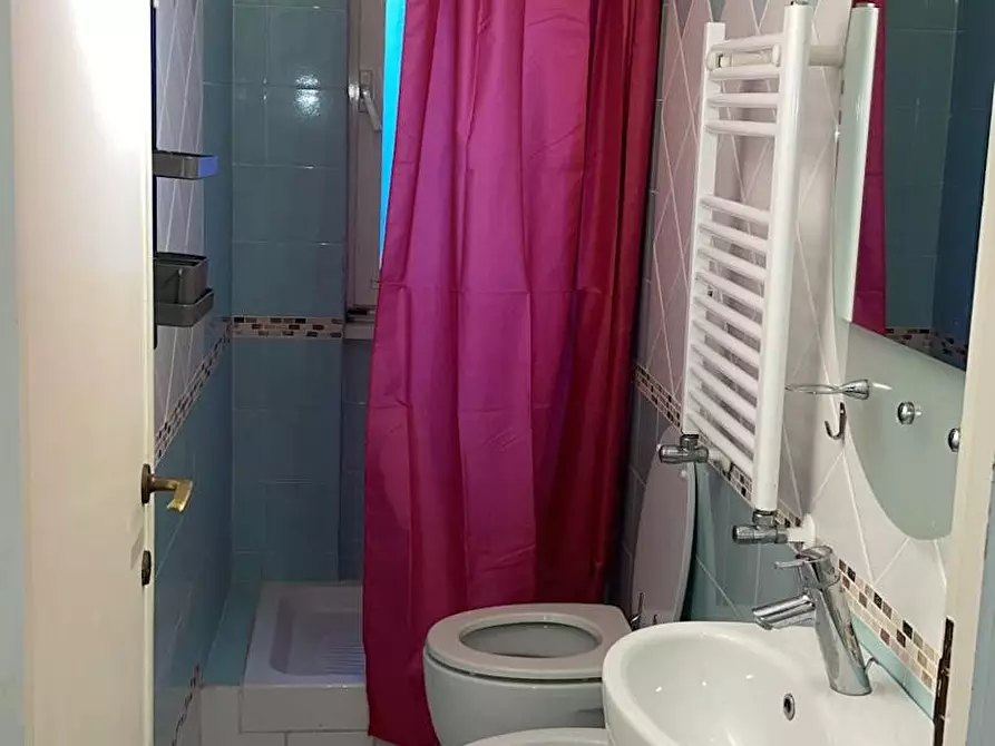 Immagine 1 di Camera in affitto  in Via Cipriano Facchinetti a Roma