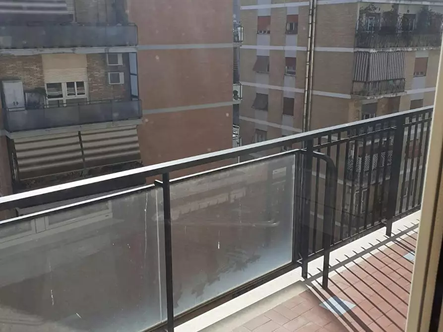 Immagine 2 di Camera in affitto  in Via Cipriano Facchinetti a Roma