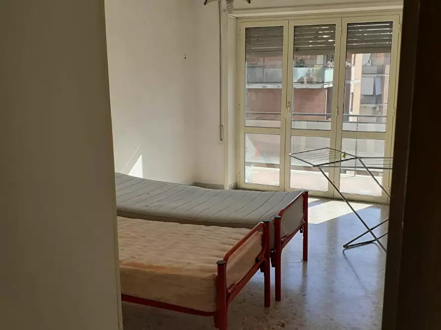Immagine 4 di Camera in affitto  in Via Cipriano Facchinetti a Roma