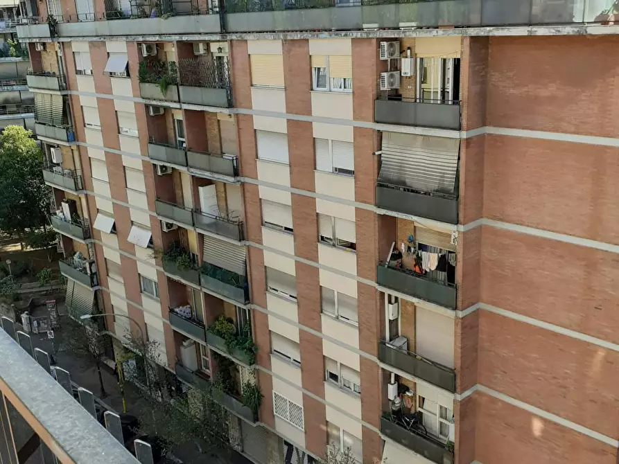 Immagine 6 di Camera in affitto  in Via Cipriano Facchinetti a Roma