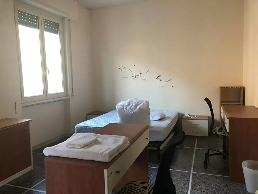 Immagine 5 di Camera in affitto  in Via Sirte a Roma