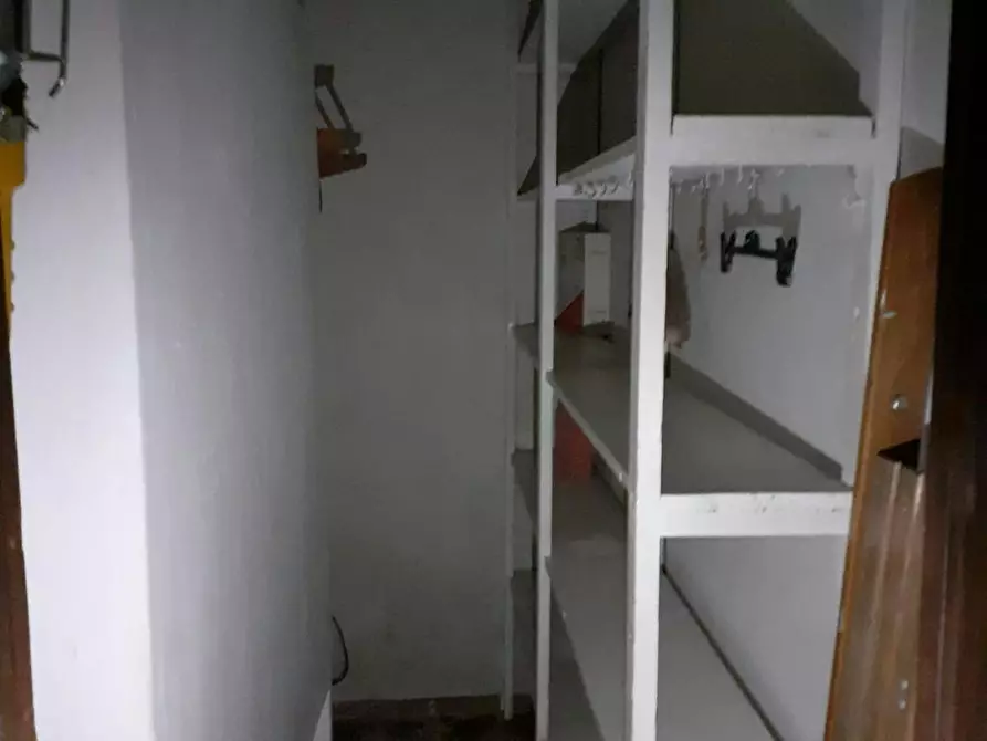 Immagine 8 di Camera in affitto  in Via Tronto a Roma