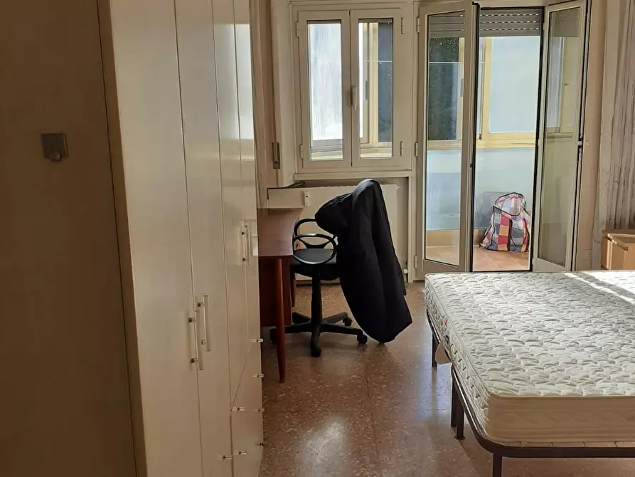 Immagine 7 di Camera in affitto  in Via Macedonia a Roma